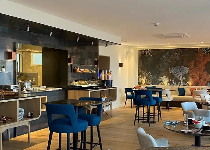 Готель De La - Jean De Luz 4*