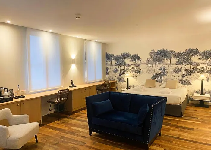 De La - Jean De Luz Готель