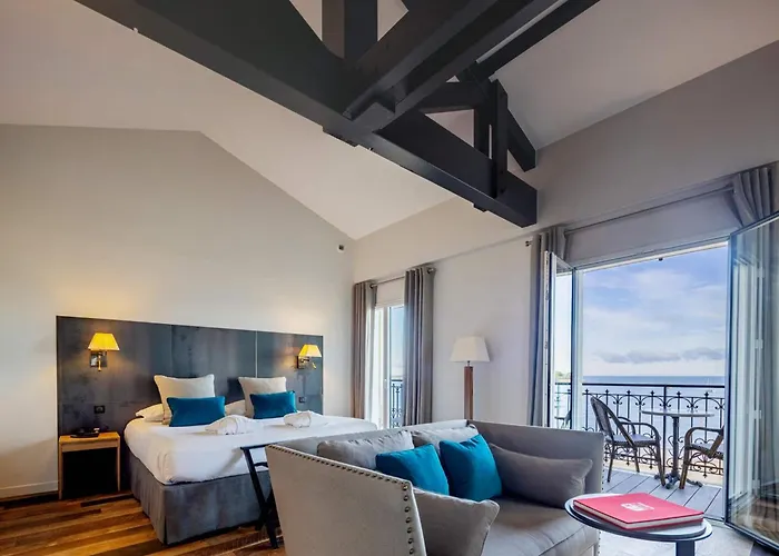 De La - Jean De Luz 4*