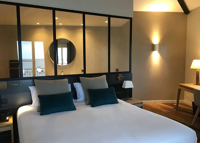 Готель De La - Jean De Luz 4*